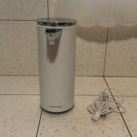 simplehuman Other - simplehuman rechargeable liquid sensor pump / soap dispenser